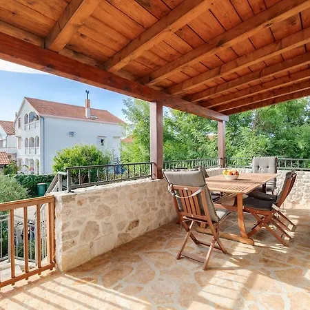 Steinhaus Am Mit E Ladestation Prázdninový dům *