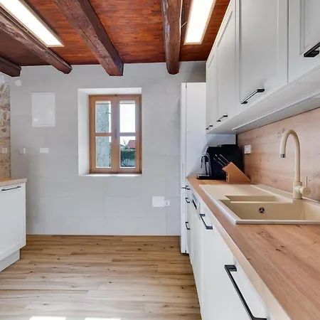 Steinhaus Am Mit E Ladestation Zaton (Zadar)