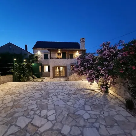 Ferienhaus Steinhaus Am Mit E Ladestation Zaton (Zadar)