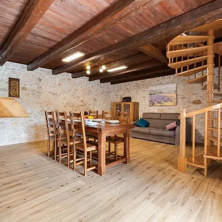 Steinhaus Am Mit E Ladestation * Zaton (Zadar)