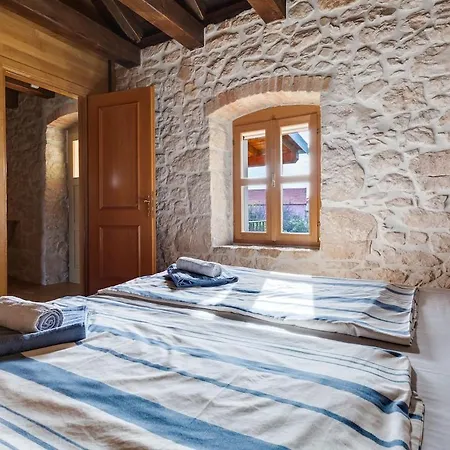Steinhaus Am Mit E Ladestation Zaton (Zadar)